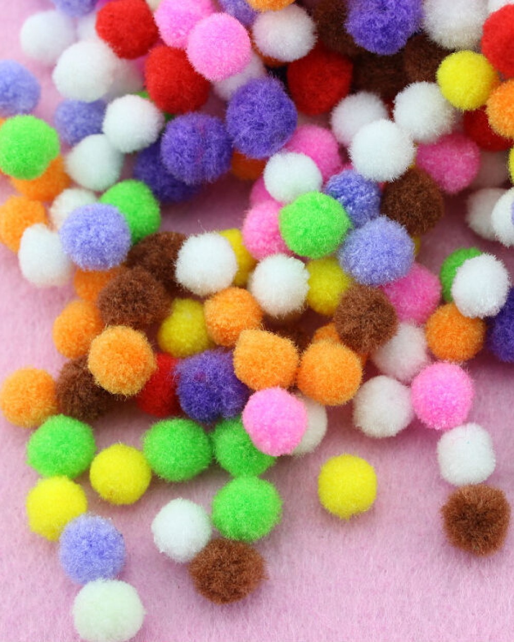 Pom Poms Single Colour - The Learning Store - Teacher & School Supplies ...