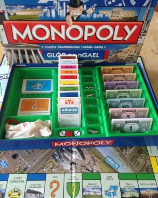 Monopoly as Gaeilge 
